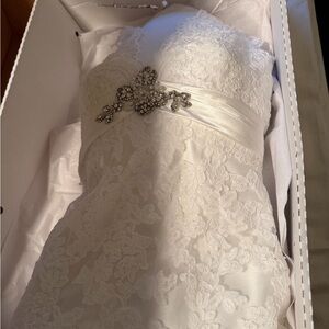 Allure Bridal White Lace Wedding Dress size 10